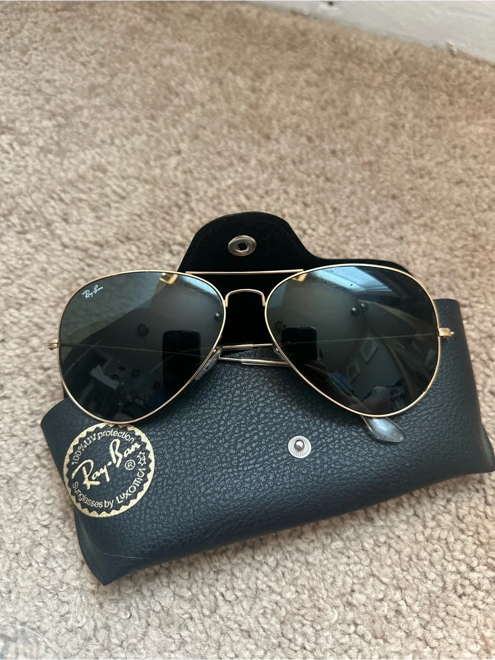 Ray-Ban Aviator Sunglasses - Gold Frame with Black/Dark Grey Lenses